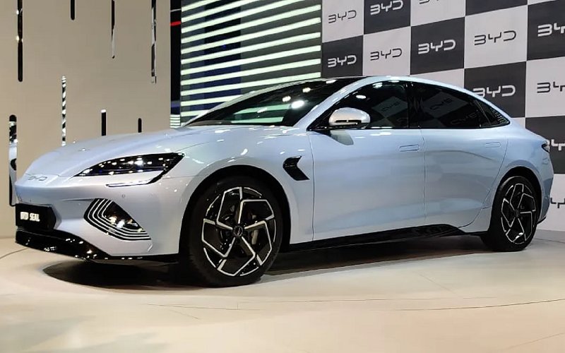 Khám phá mẫu xe điện BYD Seal sang trọng, đẳng cấp 2 seal exterior left front three quarter 2